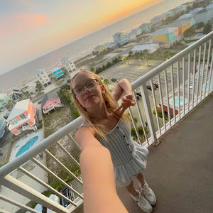 Meet your Posher, Julianna